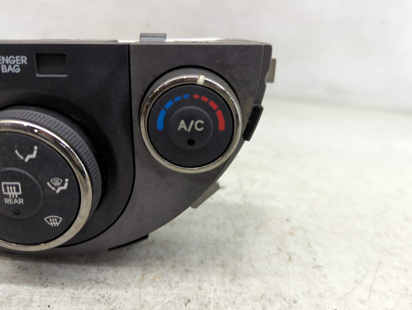 2012-2013 Kia Soul Climate Control Module Temperature AC/Heater Replacement P/N:97250-2KXXX Fits Fits 2012 2013 OEM Used Aut
