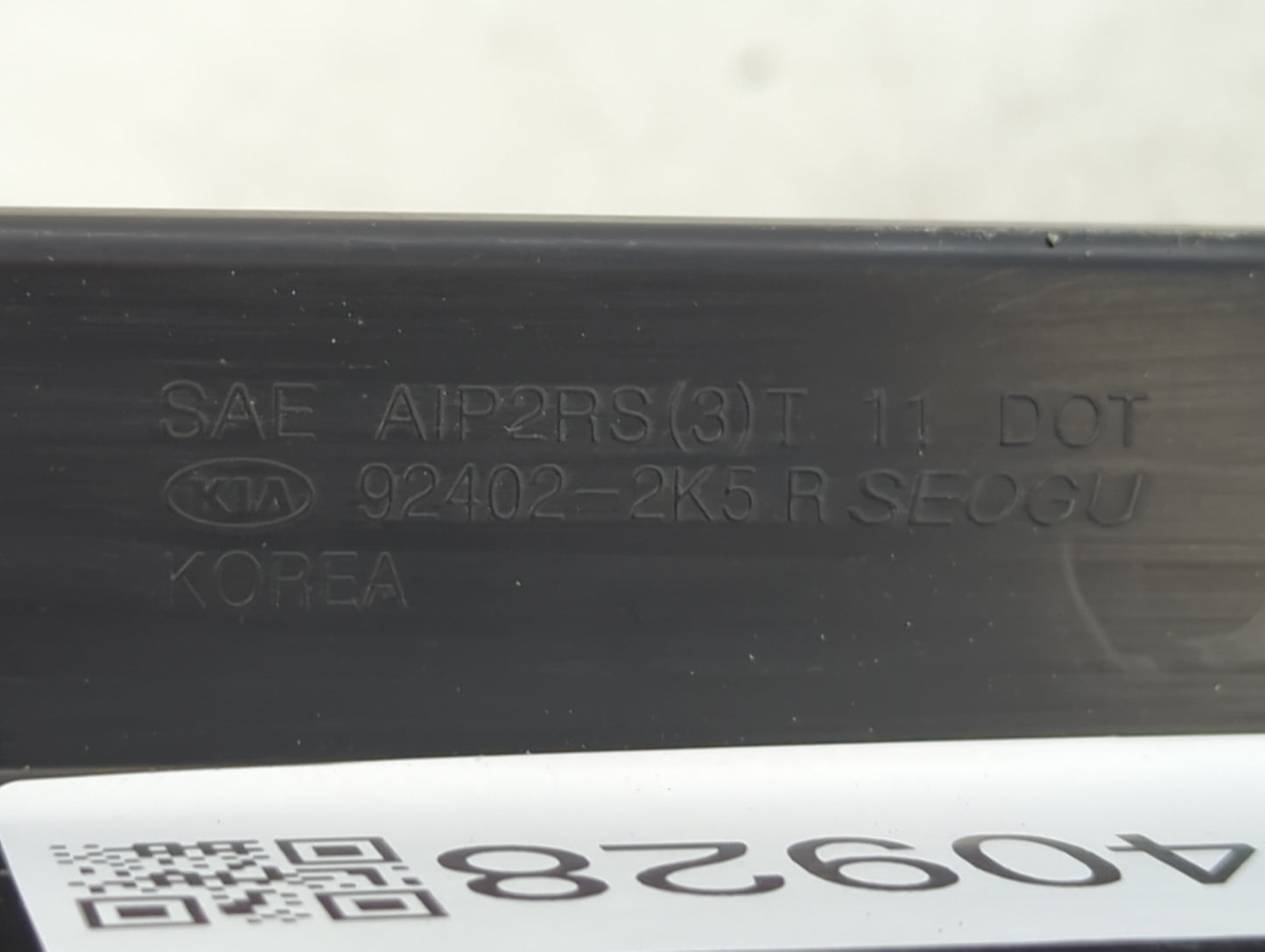 2012-2013 Kia Soul Tail Light Assembly Passenger Right OEM P/N:92402-2K5 Fits Fits 2012 2013 OEM Used Auto Parts - Oemusedau