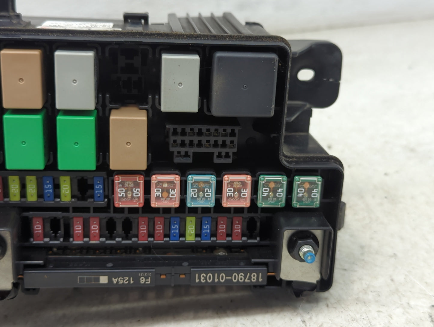 2012-2013 Kia Soul Fusebox Fuse Box Panel Relay Module P/N:91418 2K 163 18790-01031 Fits Fits 2012 2013 OEM Used Auto Parts 