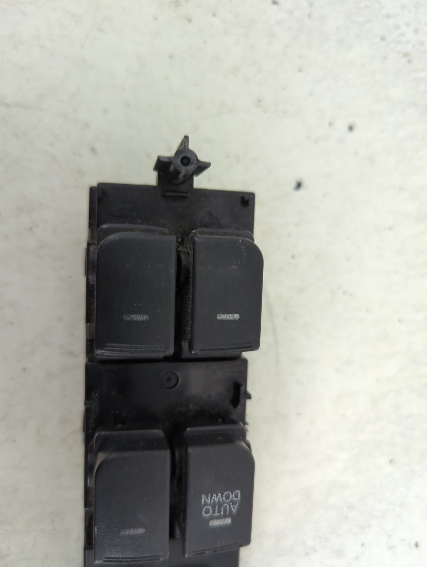 2010-2013 Kia Soul Master Power Window Switch Replacement Driver Side Left P/N:93570-2K600 XB8X 0E 40 40 XB8X Fits OEM Used 