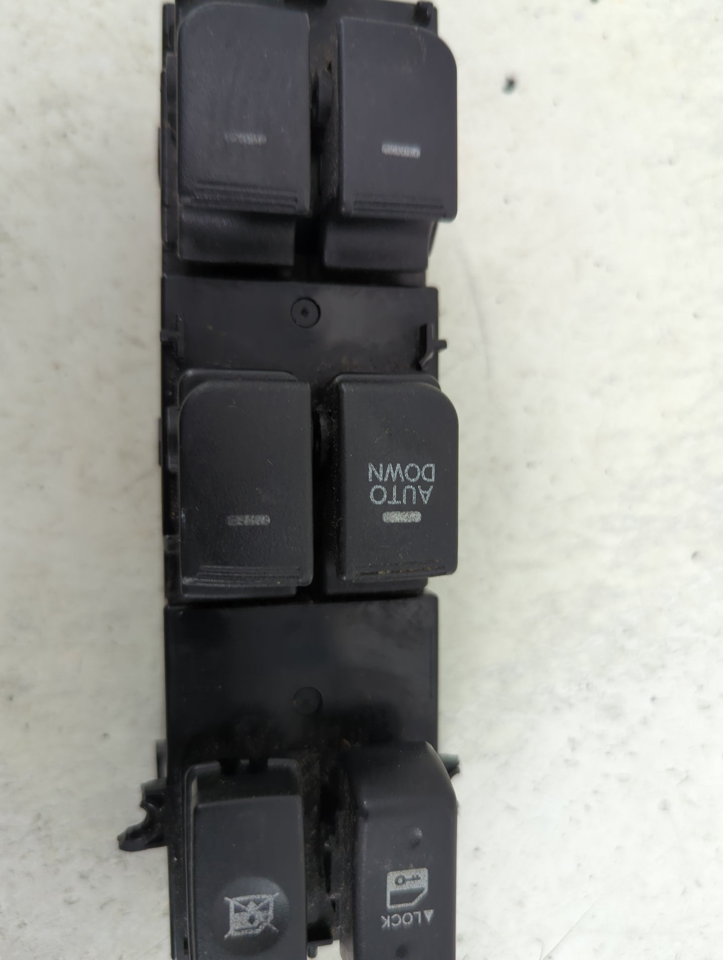 2010-2013 Kia Soul Master Power Window Switch Replacement Driver Side Left P/N:93570-2K600 XB8X 0E 40 40 XB8X Fits OEM Used 