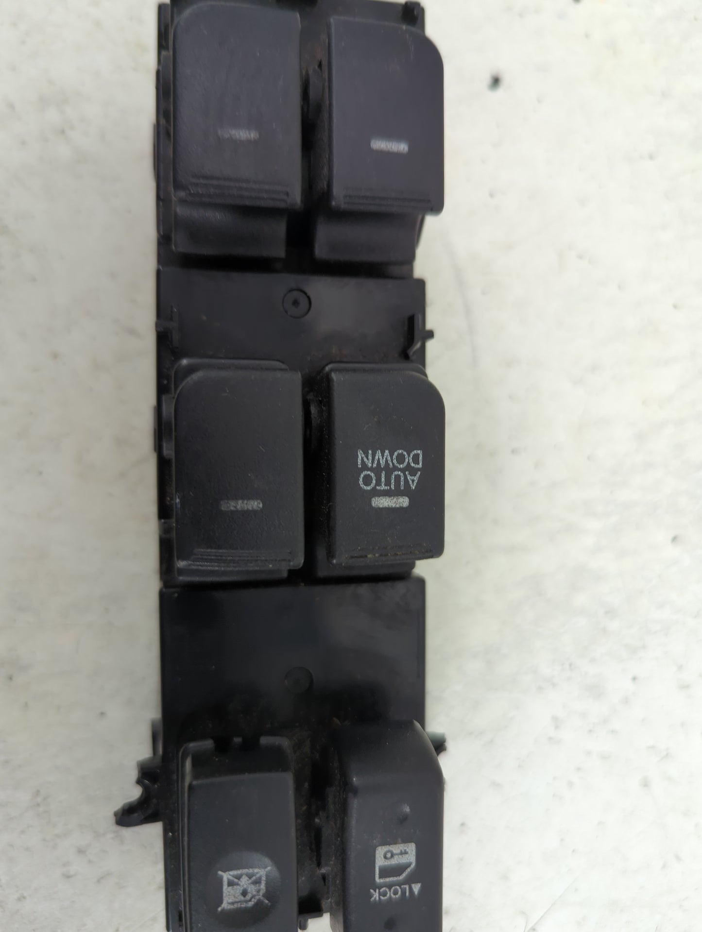 2010-2013 Kia Soul Master Power Window Switch Replacement Driver Side Left P/N:93570-2K600 XB8X 0E 40 40 XB8X Fits OEM Used 