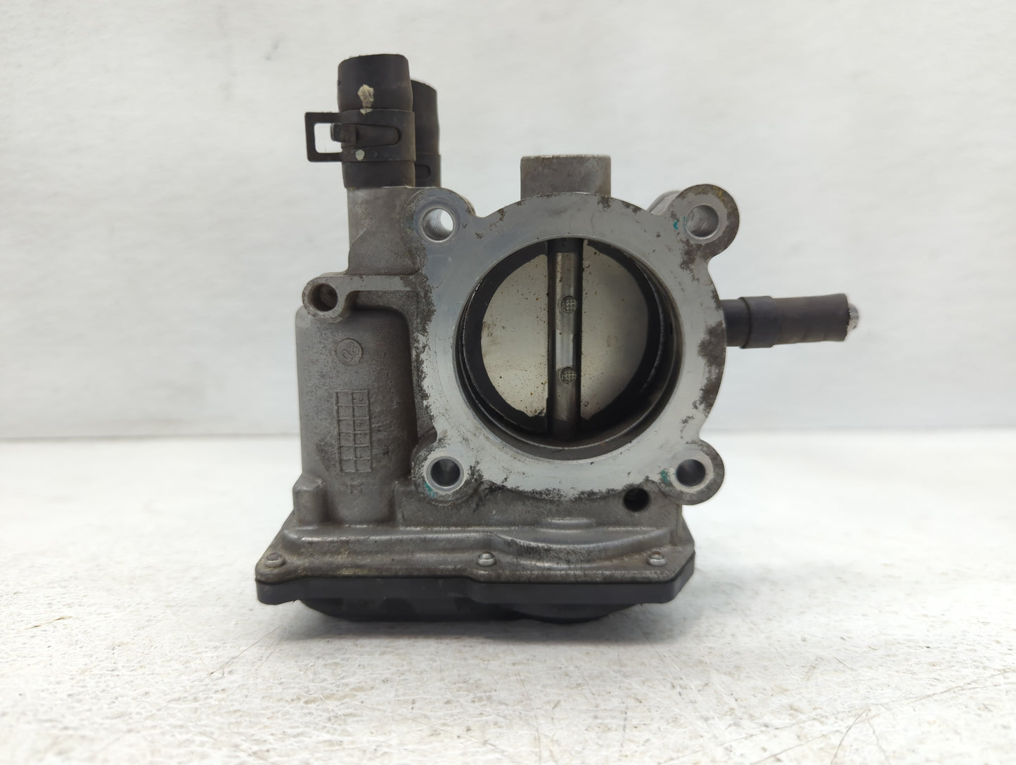 2012-2019 Kia Soul Throttle Body P/N:35100-2B300 Fits Fits 2012 2013 2014 2015 2016 2017 2018 2019 OEM Used Auto Parts - Oem