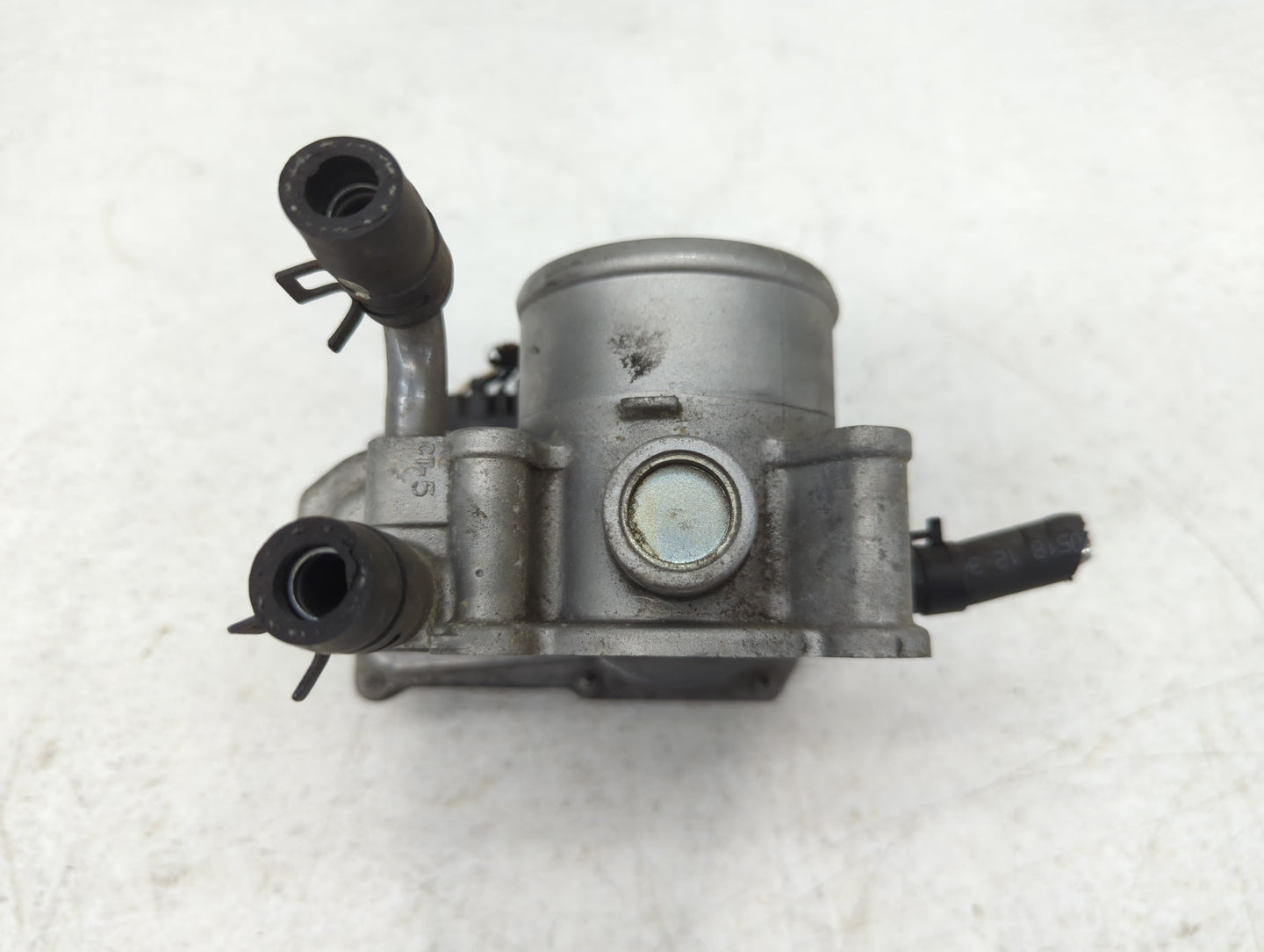 2012-2019 Kia Soul Throttle Body P/N:35100-2B300 Fits Fits 2012 2013 2014 2015 2016 2017 2018 2019 OEM Used Auto Parts - Oem