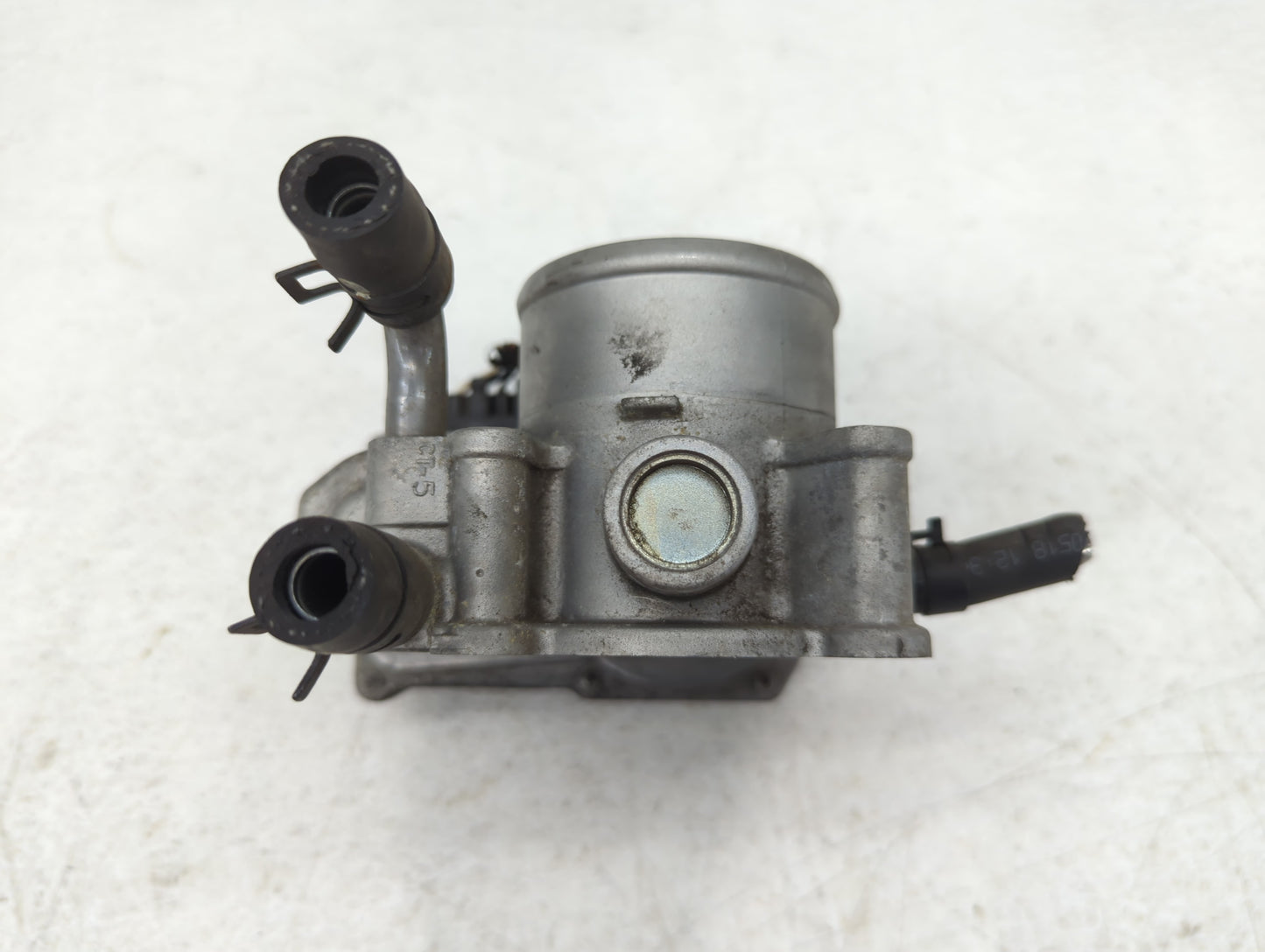 2012-2019 Kia Soul Throttle Body P/N:35100-2B300 Fits Fits 2012 2013 2014 2015 2016 2017 2018 2019 OEM Used Auto Parts - Oem