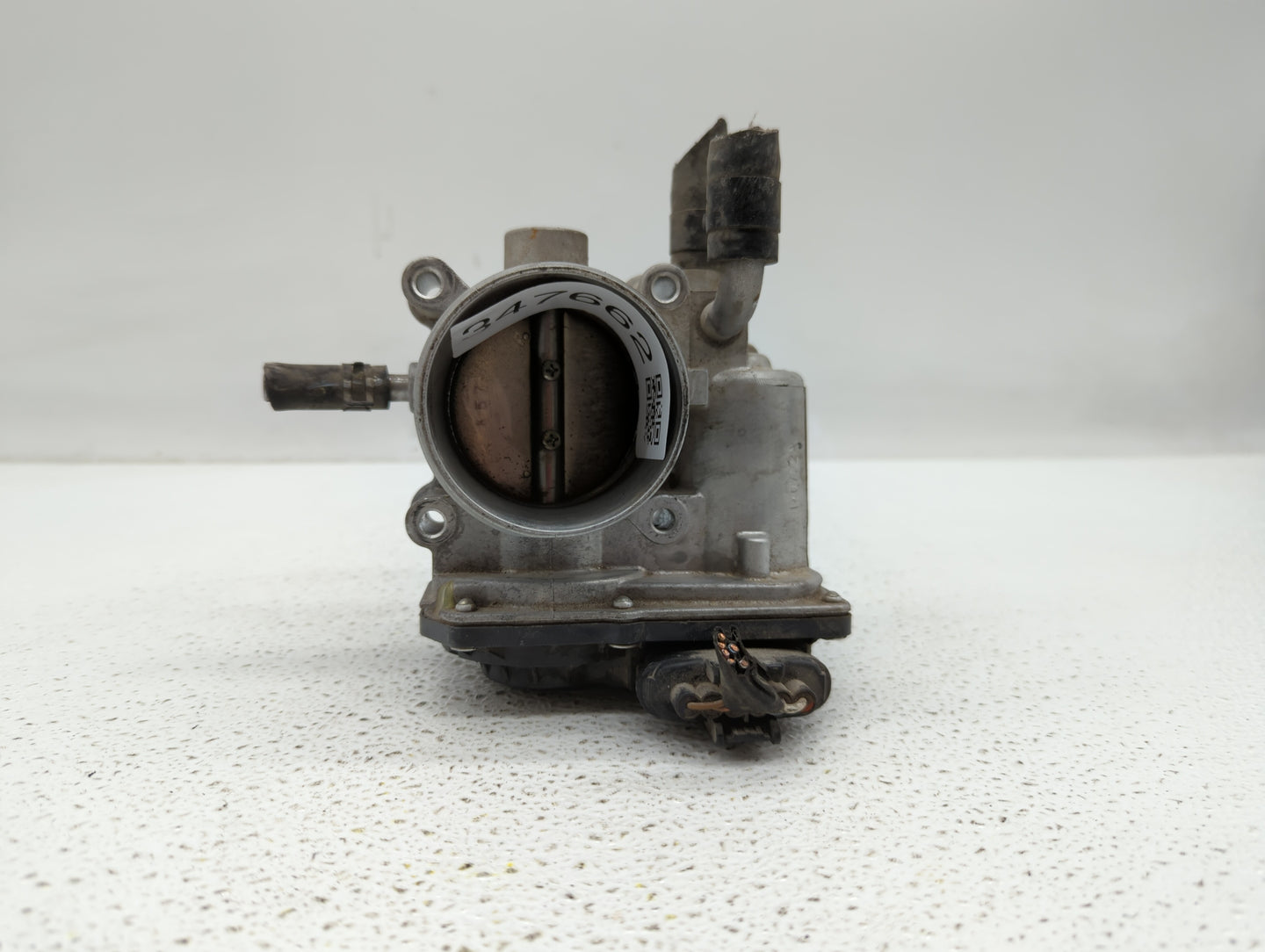 2012-2019 Kia Soul Throttle Body P/N:35100-2B300 Fits Fits 2012 2013 2014 2015 2016 2017 2018 2019 OEM Used Auto Parts - Oem