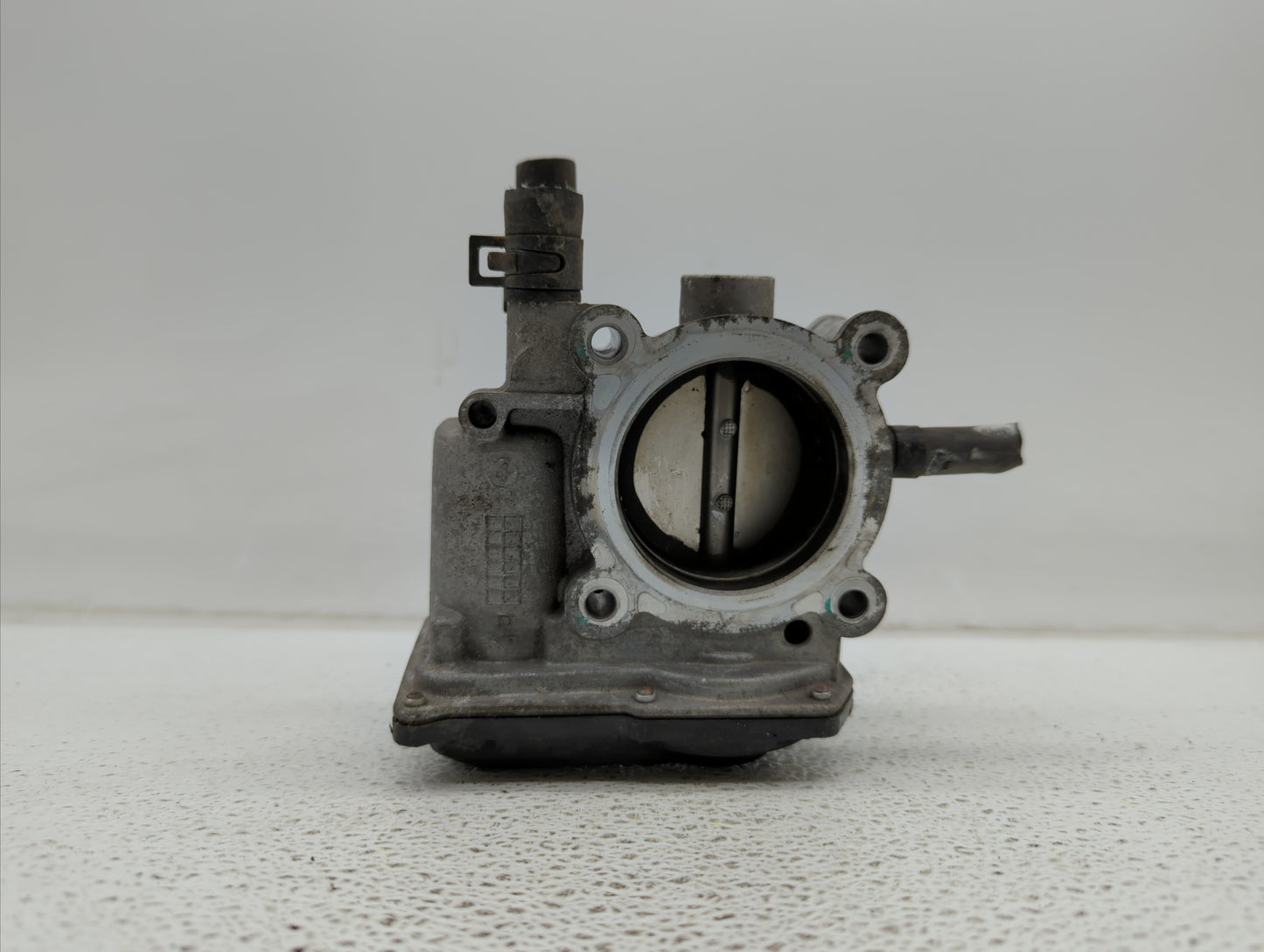 2012-2019 Kia Soul Throttle Body P/N:35100-2B300 Fits Fits 2012 2013 2014 2015 2016 2017 2018 2019 OEM Used Auto Parts - Oem