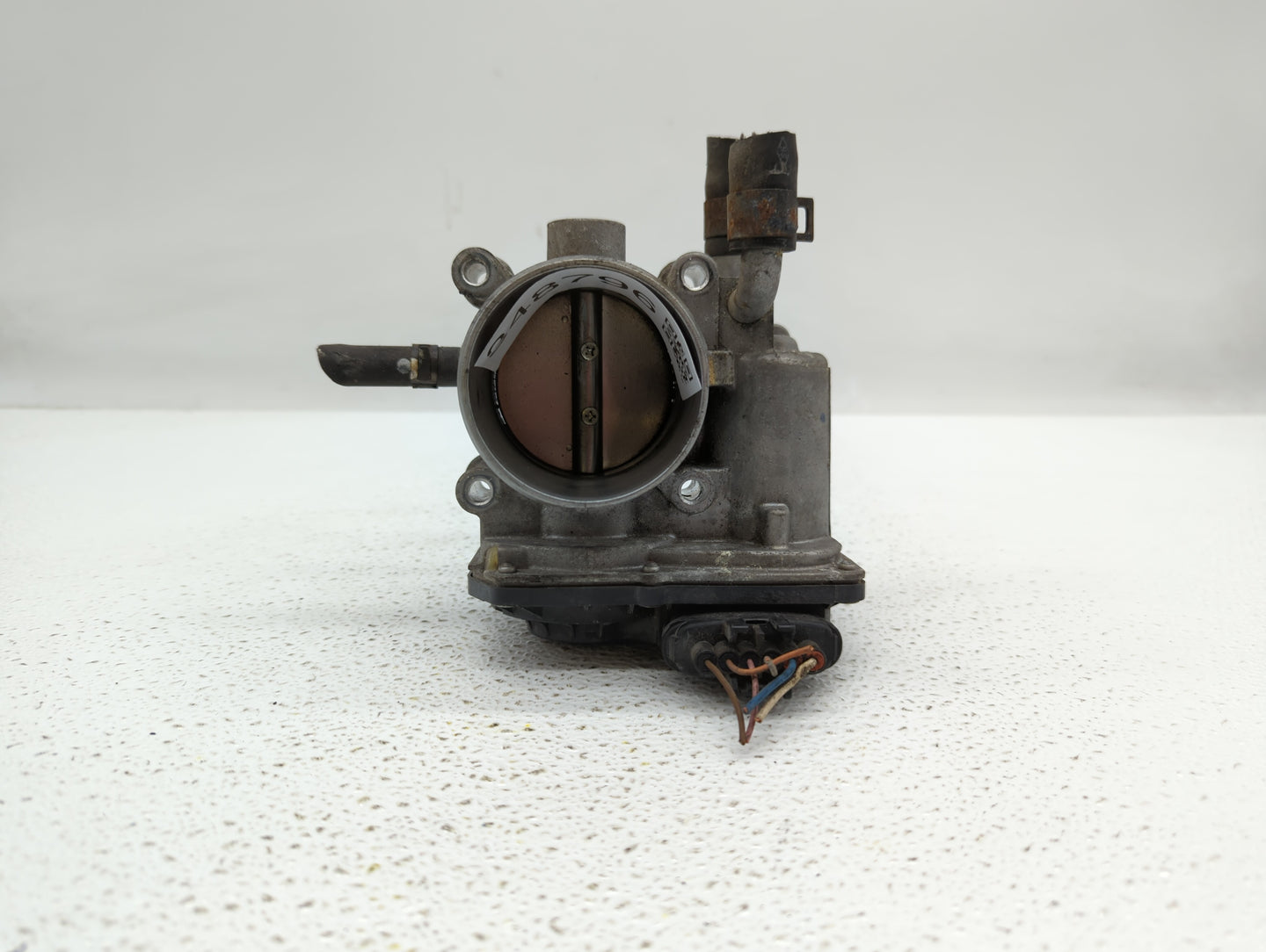 2012-2019 Kia Soul Throttle Body P/N:35100-2B300 Fits Fits 2012 2013 2014 2015 2016 2017 2018 2019 OEM Used Auto Parts - Oem