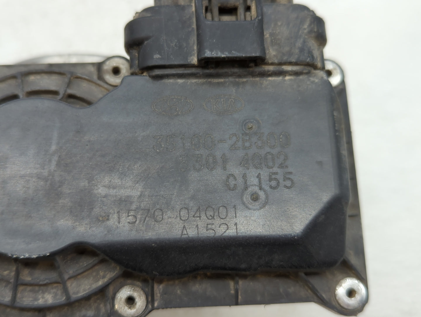2012-2019 Kia Soul Throttle Body P/N:35100-2B300 Fits Fits 2012 2013 2014 2015 2016 2017 2018 2019 OEM Used Auto Parts - Oem