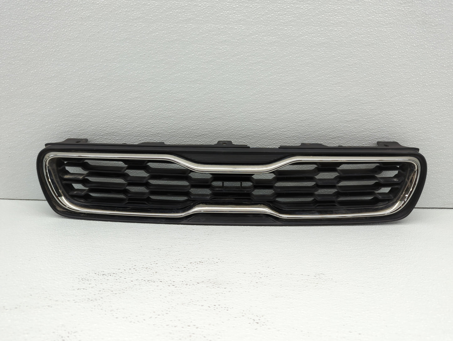 2013-2013 Kia Soul Front Grille Bumper Not Included - Oemusedautoparts1.com