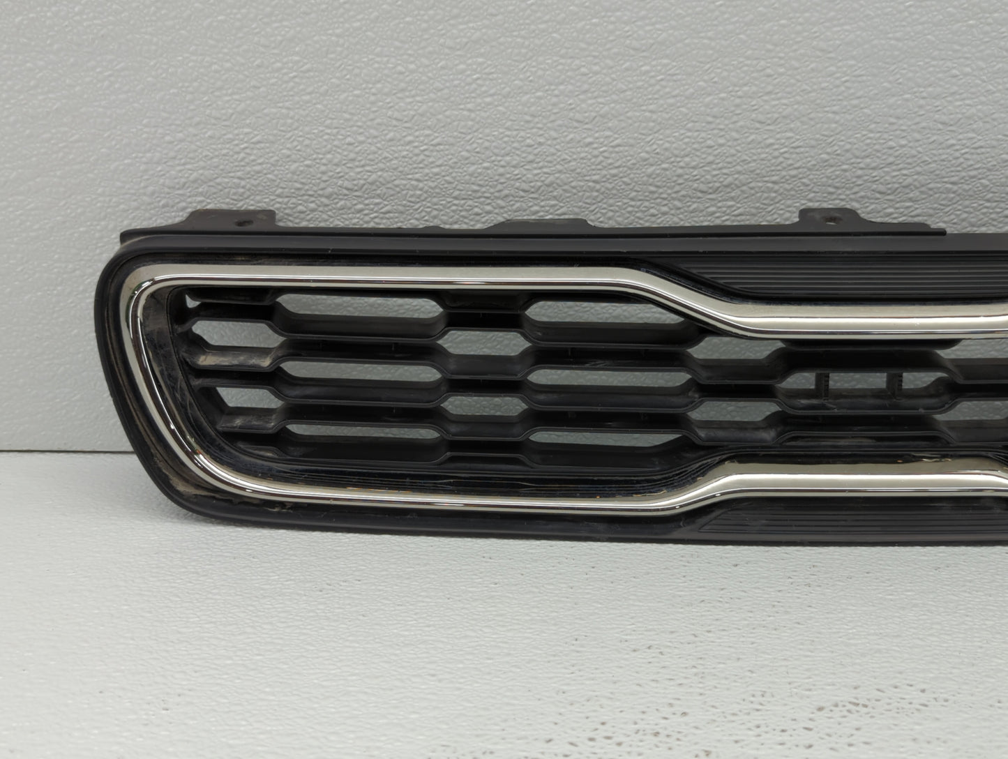 2013-2013 Kia Soul Front Grille Bumper Not Included - Oemusedautoparts1.com