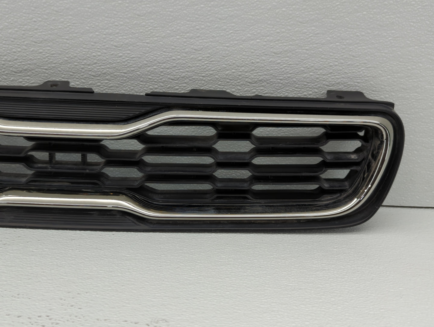 2013-2013 Kia Soul Front Grille Bumper Not Included - Oemusedautoparts1.com