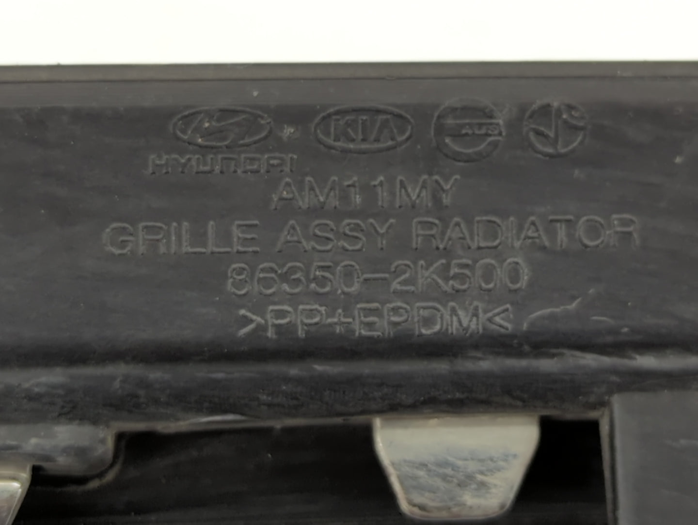 2013-2013 Kia Soul Front Grille Bumper Not Included - Oemusedautoparts1.com