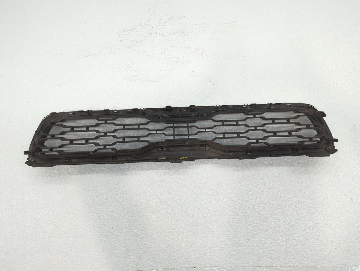 2013-2013 Kia Soul Front Grille Bumper Not Included - Oemusedautoparts1.com
