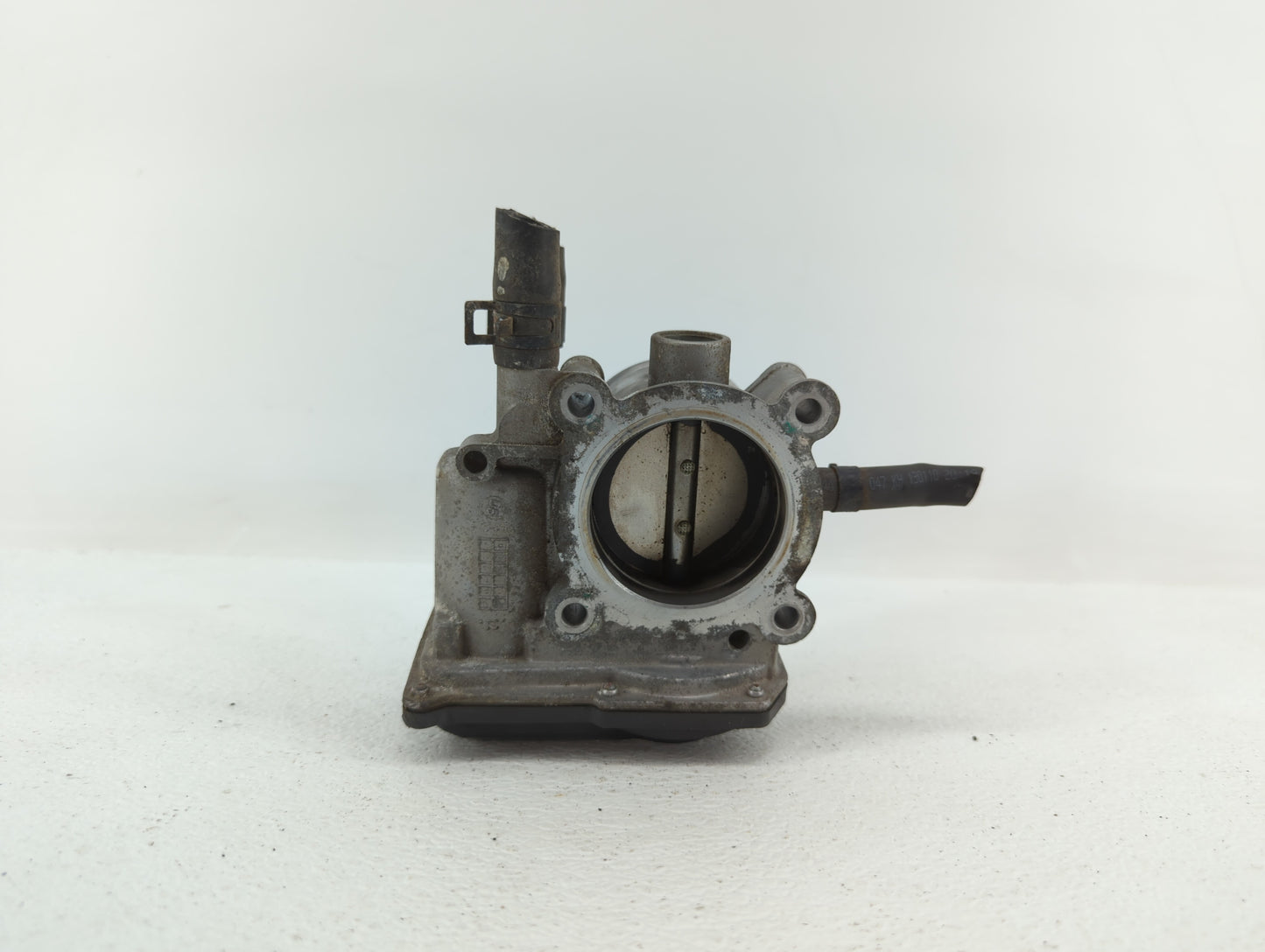 2012-2019 Kia Soul Throttle Body P/N:35100-2B300 Fits Fits 2012 2013 2014 2015 2016 2017 2018 2019 OEM Used Auto Parts - Oem