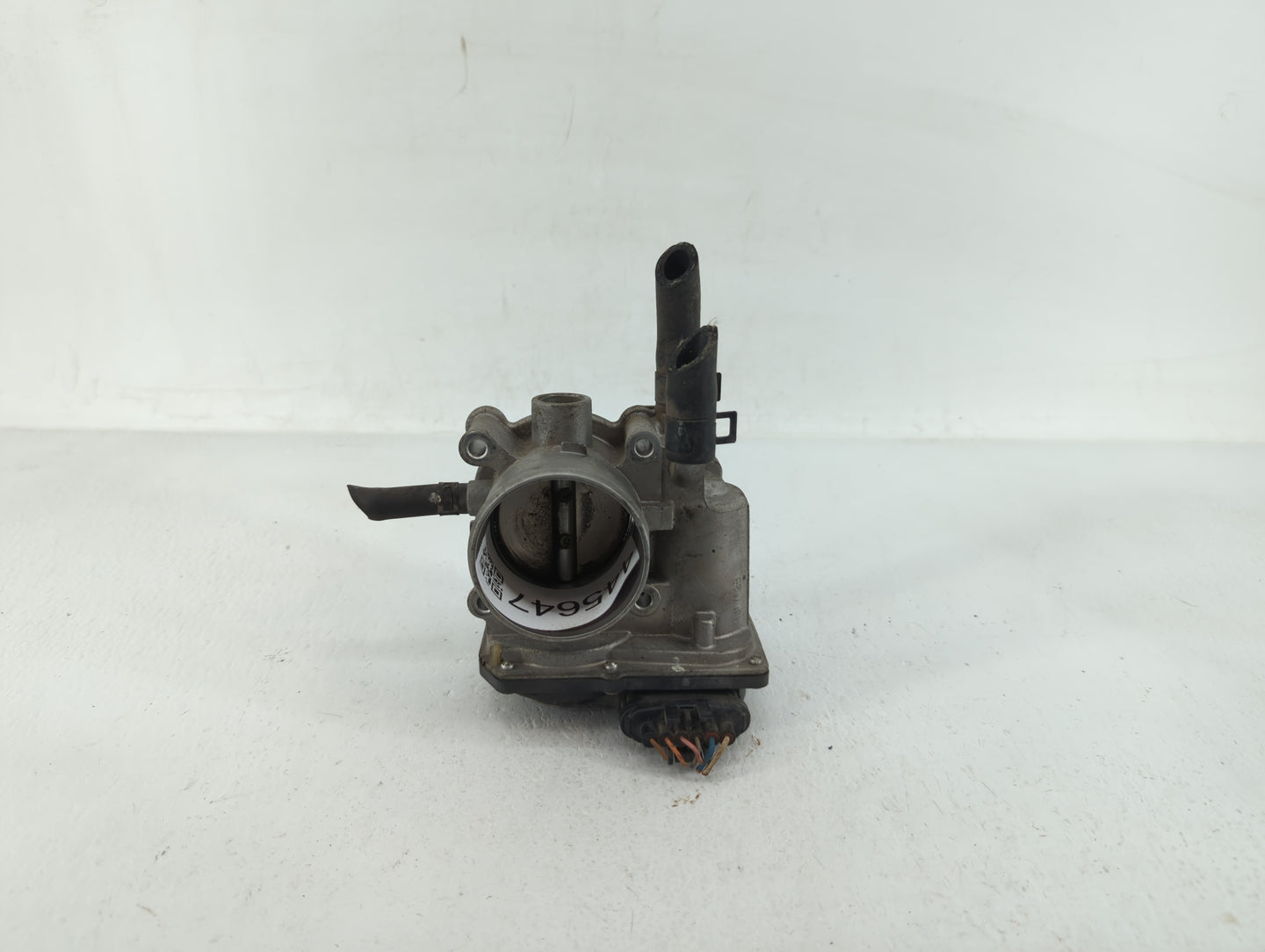 2012-2019 Kia Soul Throttle Body P/N:35100-2B300 Fits Fits 2012 2013 2014 2015 2016 2017 2018 2019 OEM Used Auto Parts - Oem