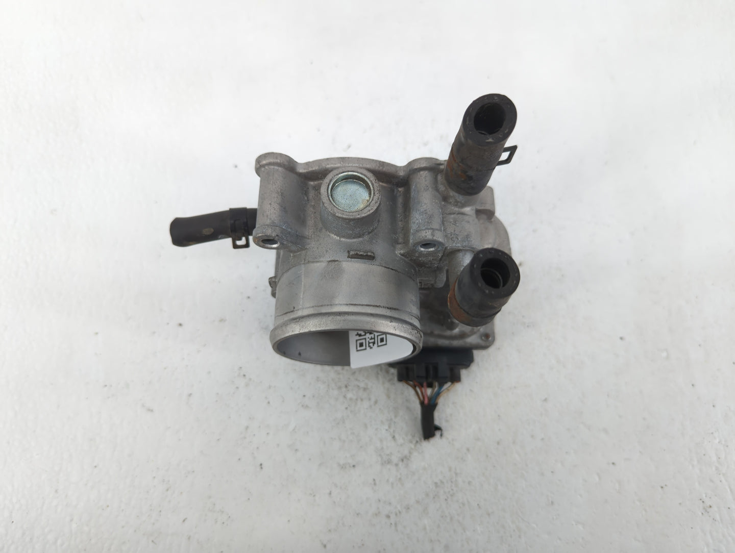 2012-2019 Kia Soul Throttle Body P/N:35100-2B300 Fits Fits 2012 2013 2014 2015 2016 2017 2018 2019 OEM Used Auto Parts - Oem