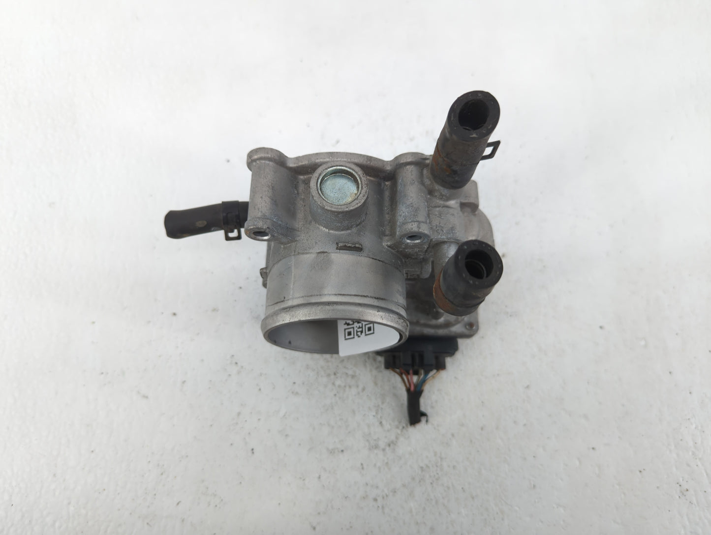 2012-2019 Kia Soul Throttle Body P/N:35100-2B300 Fits Fits 2012 2013 2014 2015 2016 2017 2018 2019 OEM Used Auto Parts - Oem