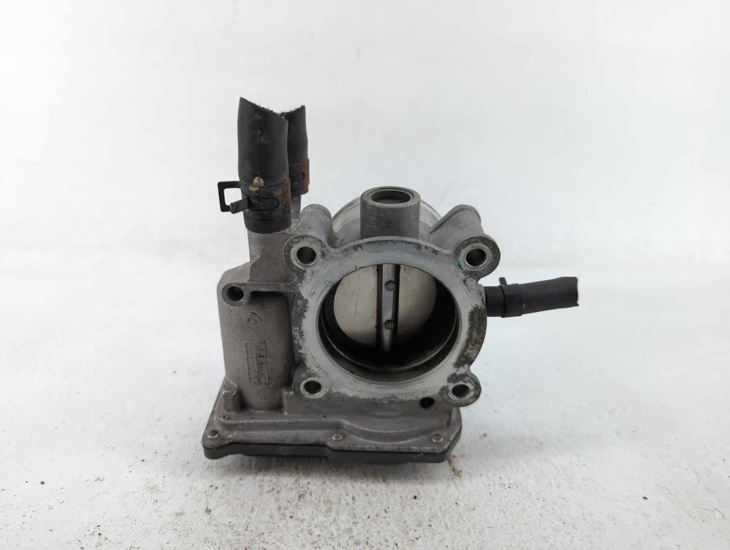 2012-2019 Kia Soul Throttle Body P/N:35100-2B300 Fits Fits 2012 2013 2014 2015 2016 2017 2018 2019 OEM Used Auto Parts - Oem