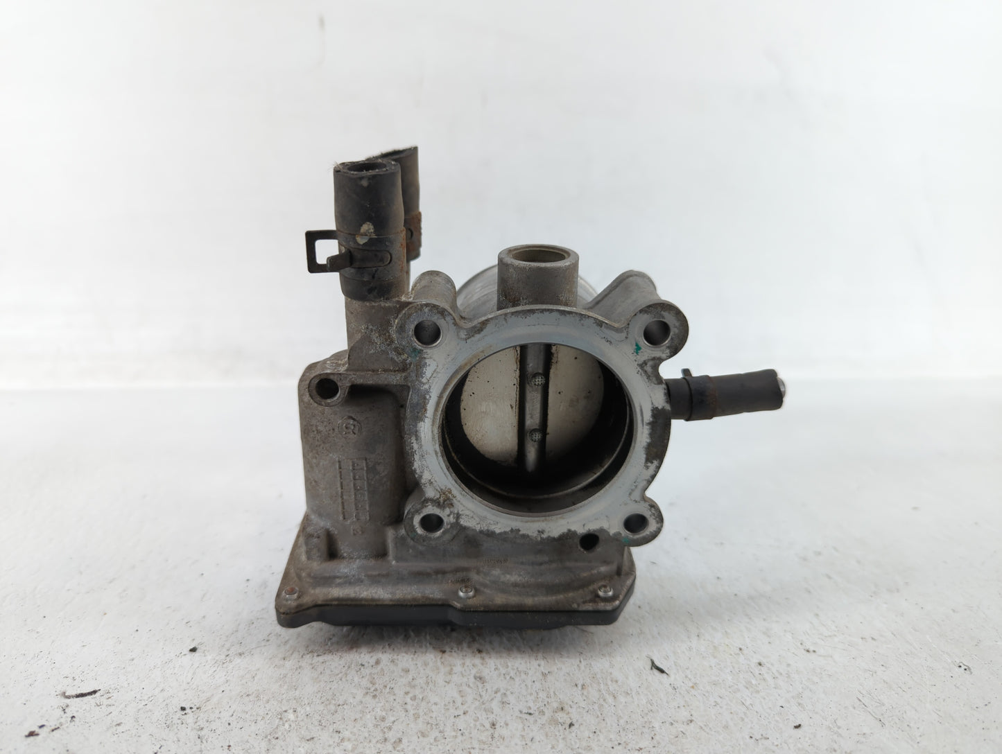 2012-2019 Kia Soul Throttle Body P/N:35100-2B300 Fits Fits 2012 2013 2014 2015 2016 2017 2018 2019 OEM Used Auto Parts - Oem