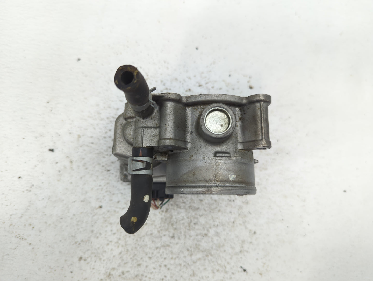 2012-2019 Kia Soul Throttle Body P/N:3RA60-01 Fits Fits 2012 2013 2014 2015 2016 2017 2018 2019 OEM Used Auto Parts - Oemuse