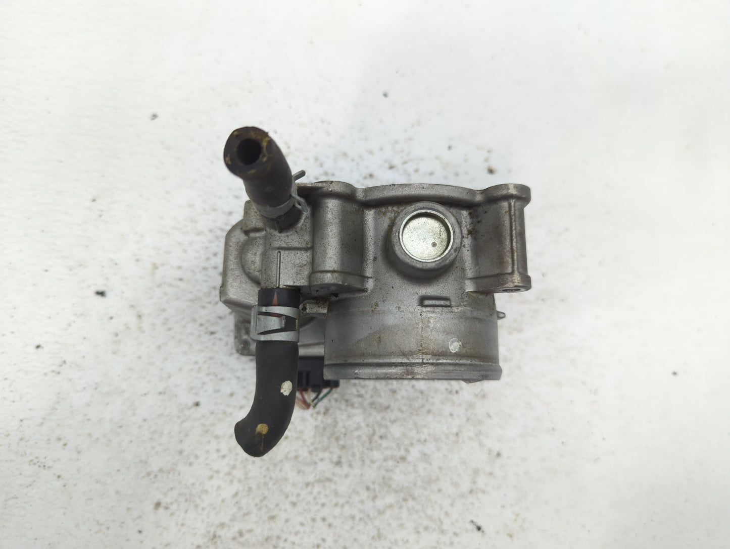 2012-2019 Kia Soul Throttle Body P/N:3RA60-01 Fits Fits 2012 2013 2014 2015 2016 2017 2018 2019 OEM Used Auto Parts - Oemuse