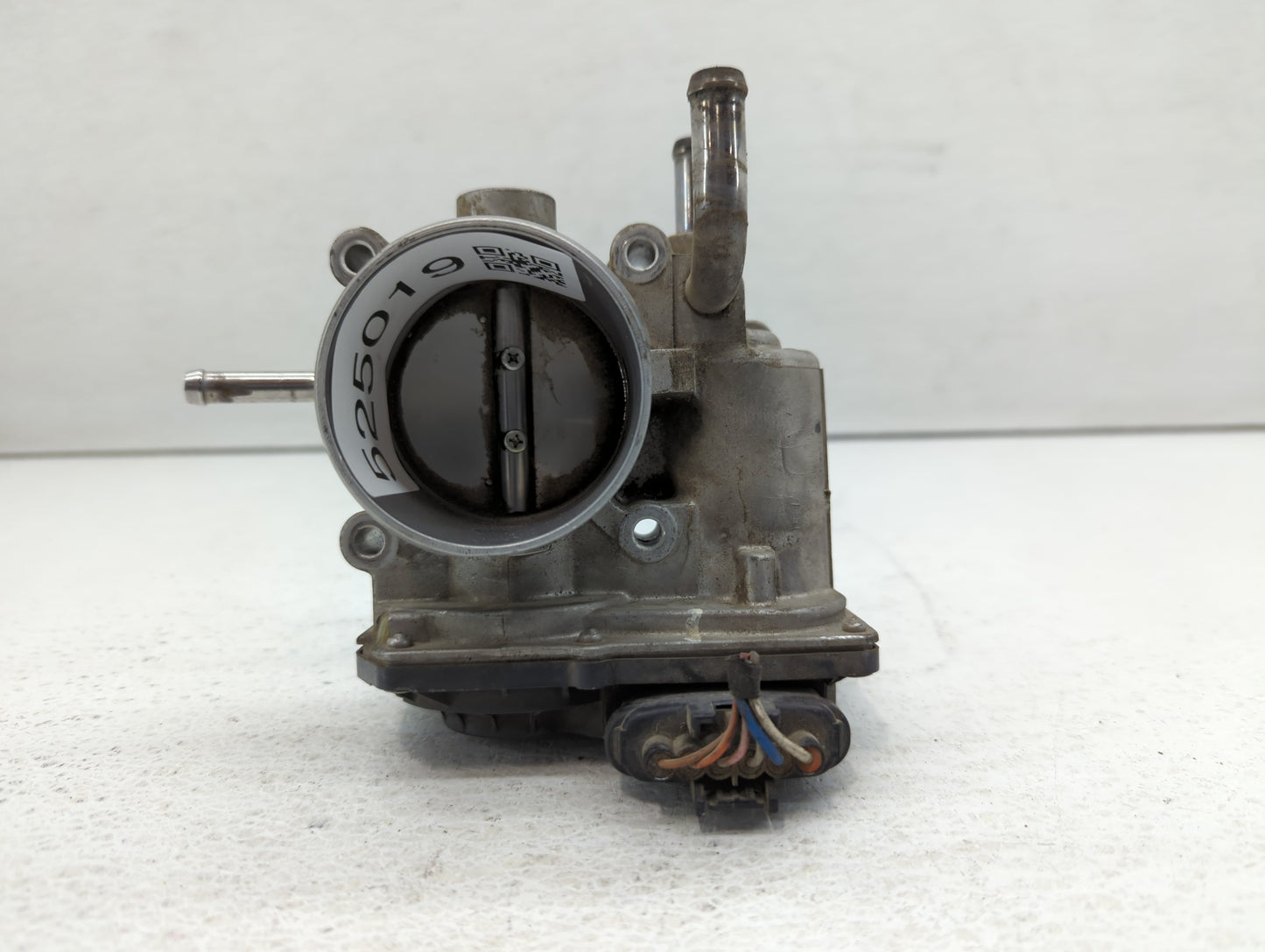 2012-2019 Kia Soul Throttle Body P/N:35100-2B300 Fits Fits 2012 2013 2014 2015 2016 2017 2018 2019 OEM Used Auto Parts - Oem