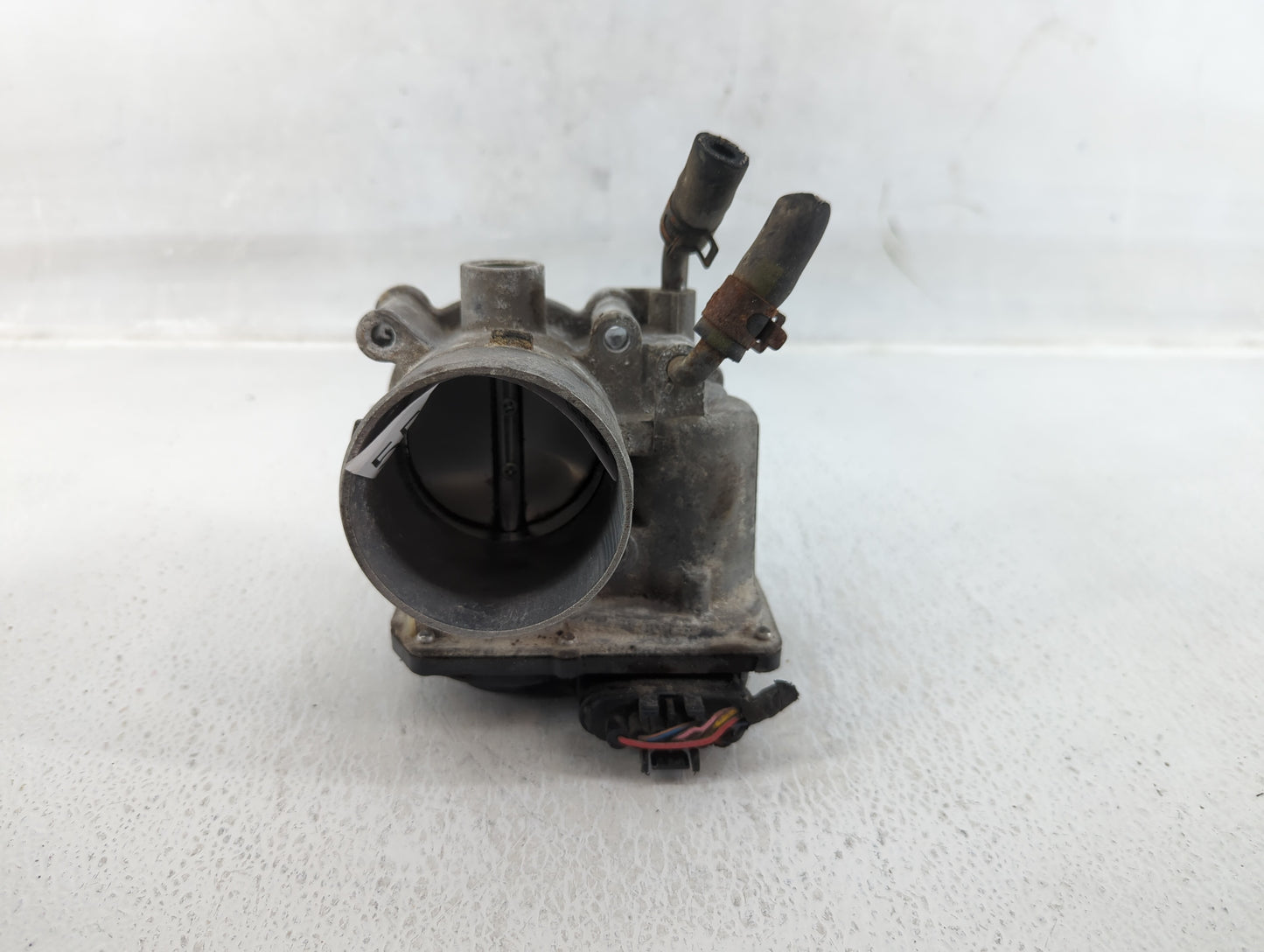 2012-2013 Kia Soul Throttle Body P/N:35100-2E400 Fits Fits 2012 2013 2014 2015 2016 2018 2019 2020 2021 OEM Used Auto Parts 