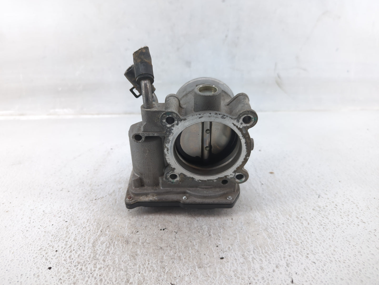 2012-2013 Kia Soul Throttle Body P/N:35100-2E400 Fits Fits 2012 2013 2014 2015 2016 2018 2019 2020 2021 OEM Used Auto Parts 