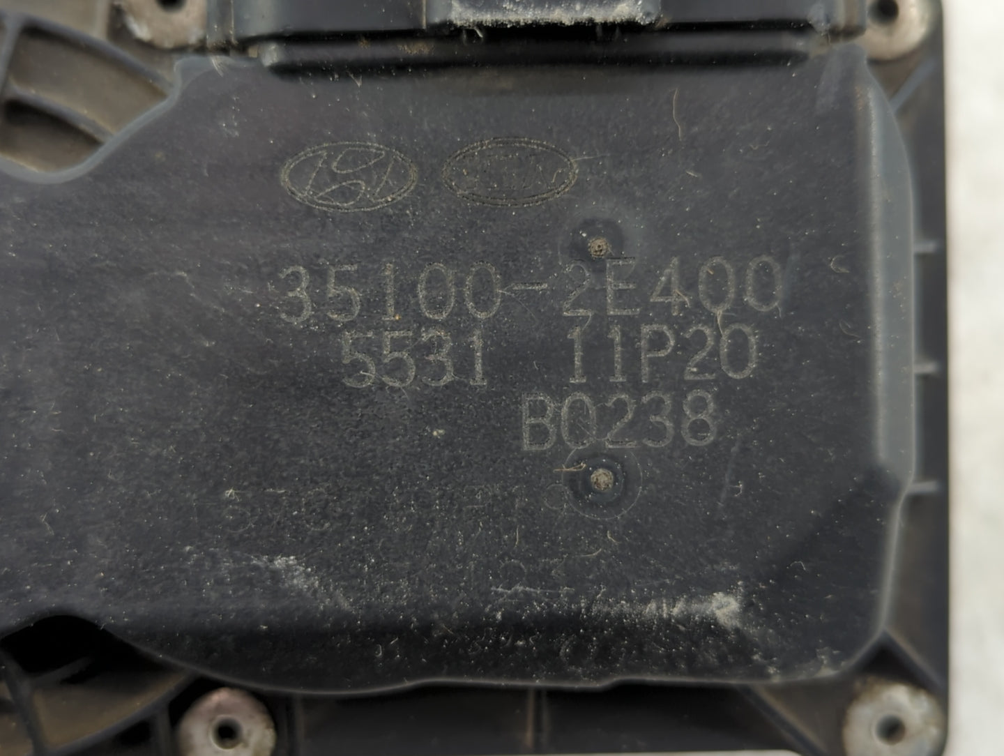 2012-2013 Kia Soul Throttle Body P/N:35100-2E400 Fits Fits 2012 2013 2014 2015 2016 2018 2019 2020 2021 OEM Used Auto Parts 