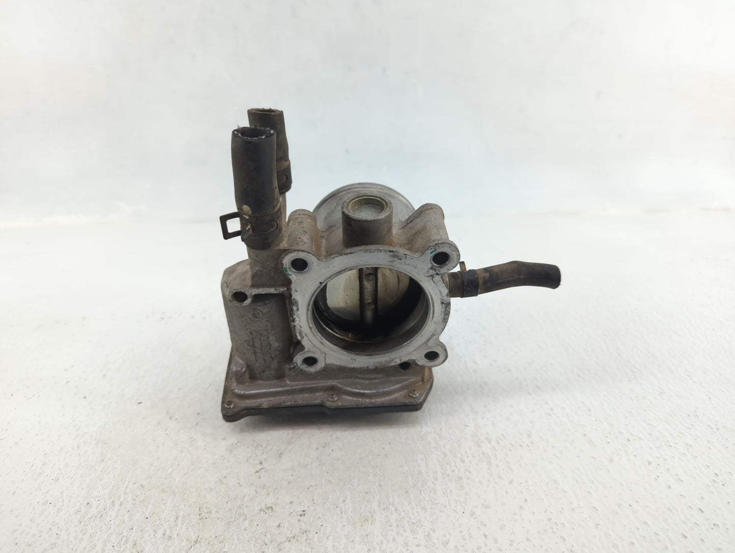 2012-2019 Kia Soul Throttle Body P/N:35100-2B300 Fits Fits 2012 2013 2014 2015 2016 2017 2018 2019 OEM Used Auto Parts - Oem