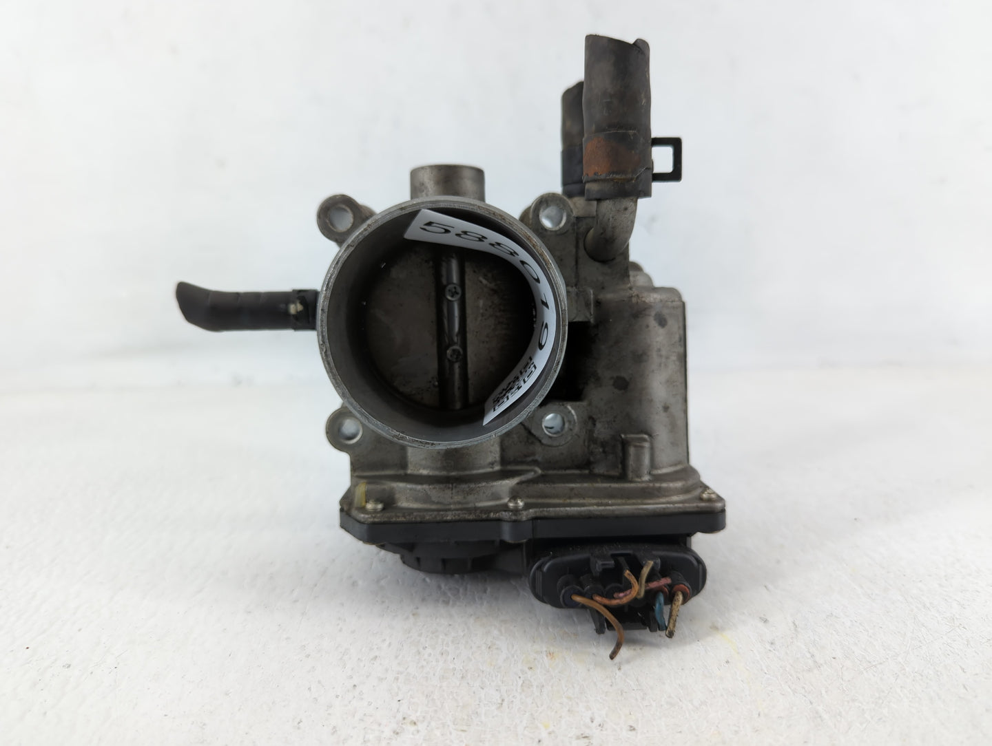 2012-2019 Kia Soul Throttle Body P/N:5301-5Q30 35100-2B300 Fits Fits 2012 2013 2014 2015 2016 2017 2018 2019 OEM Used Auto P