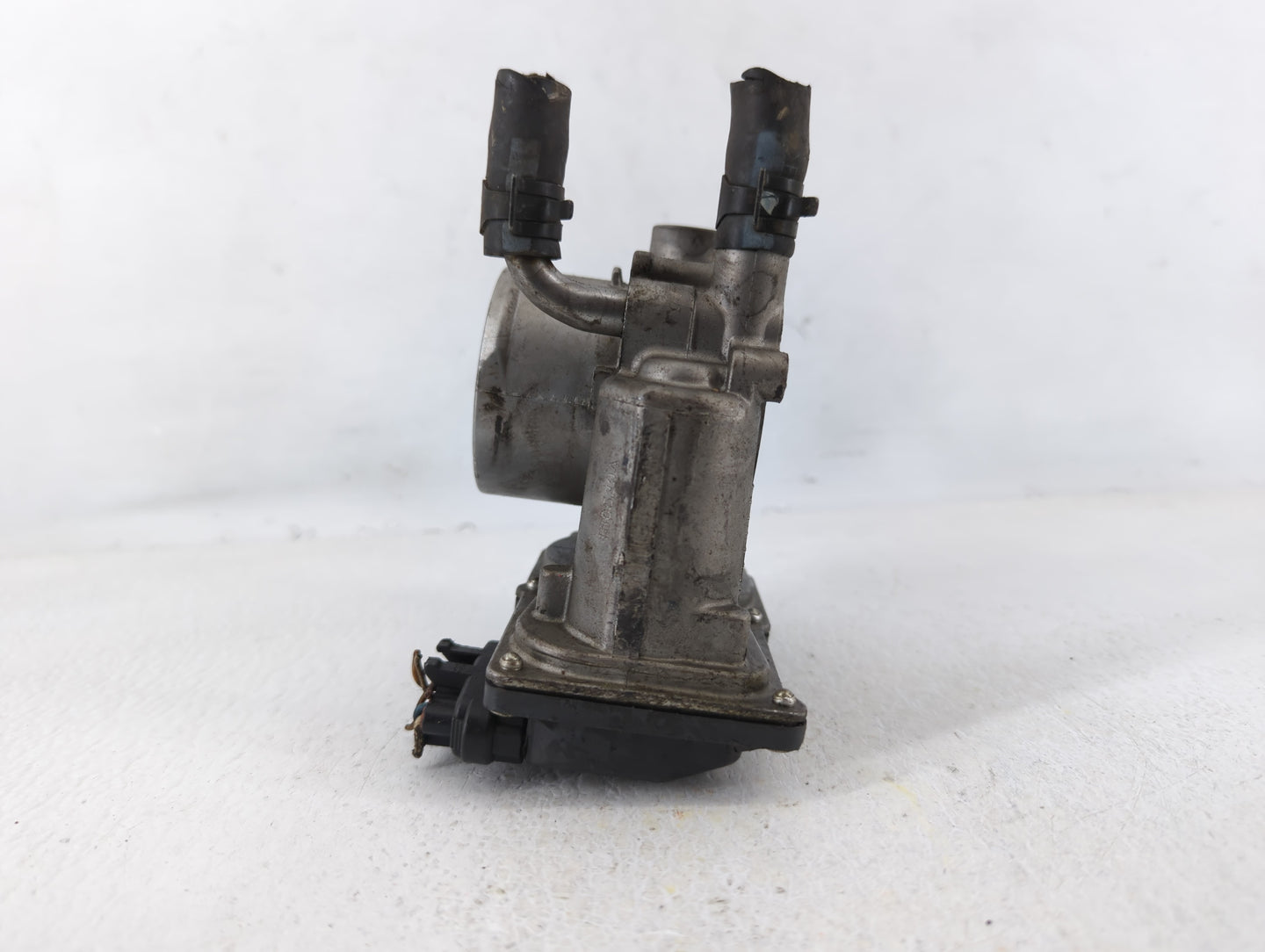 2012-2019 Kia Soul Throttle Body P/N:5301-5Q30 35100-2B300 Fits Fits 2012 2013 2014 2015 2016 2017 2018 2019 OEM Used Auto P