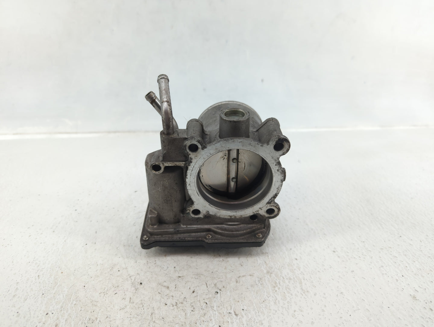 2012-2013 Kia Soul Throttle Body P/N:35100-2E400 Fits Fits 2012 2013 2014 2015 2016 2018 2019 2020 2021 OEM Used Auto Parts 