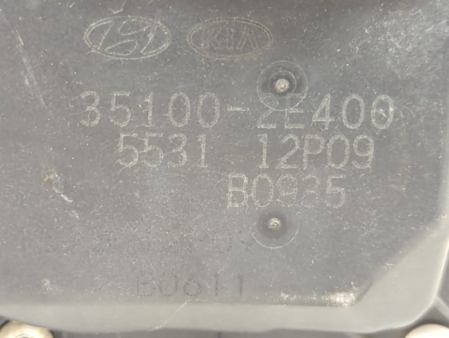 2012-2013 Kia Soul Throttle Body P/N:35100-2E400 Fits Fits 2012 2013 2014 2015 2016 2018 2019 2020 2021 OEM Used Auto Parts 