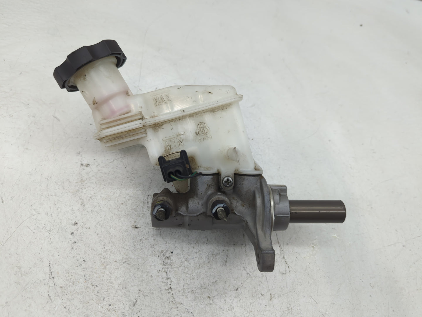 2012-2013 Kia Soul Brake Master Cylinder 610815 - Oemusedautoparts1.com