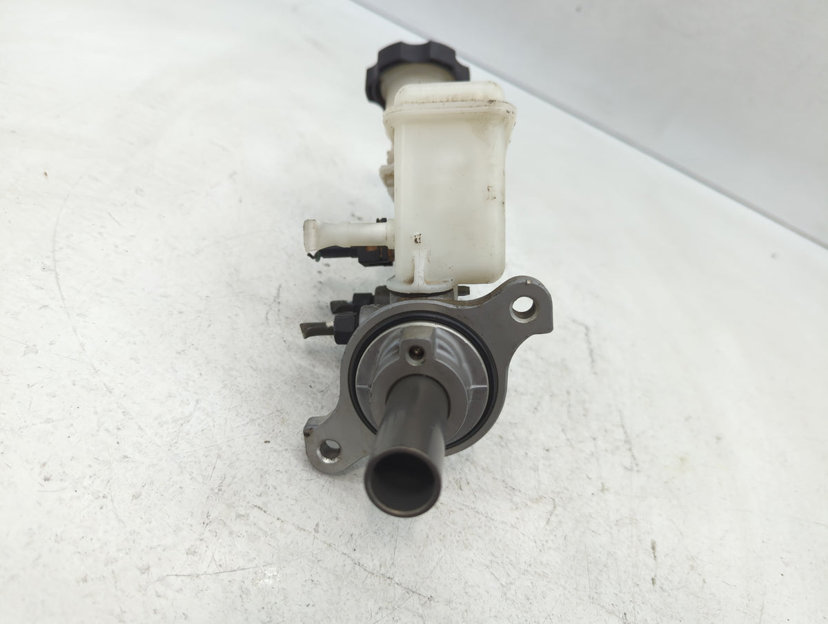 2012-2013 Kia Soul Brake Master Cylinder 610815 - Oemusedautoparts1.com