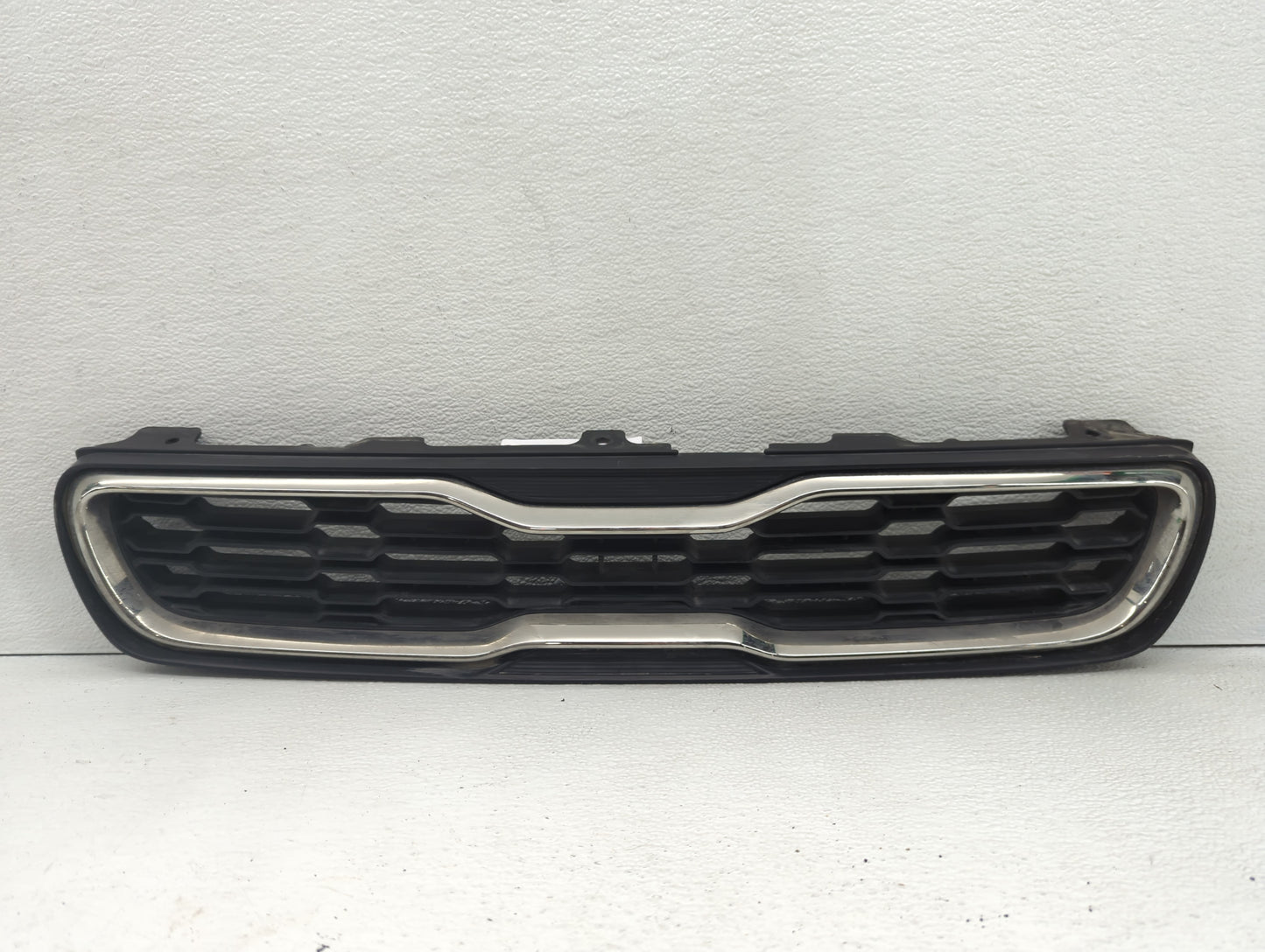 2013-2013 Kia Soul Front Grille Bumper Not Included - Oemusedautoparts1.com