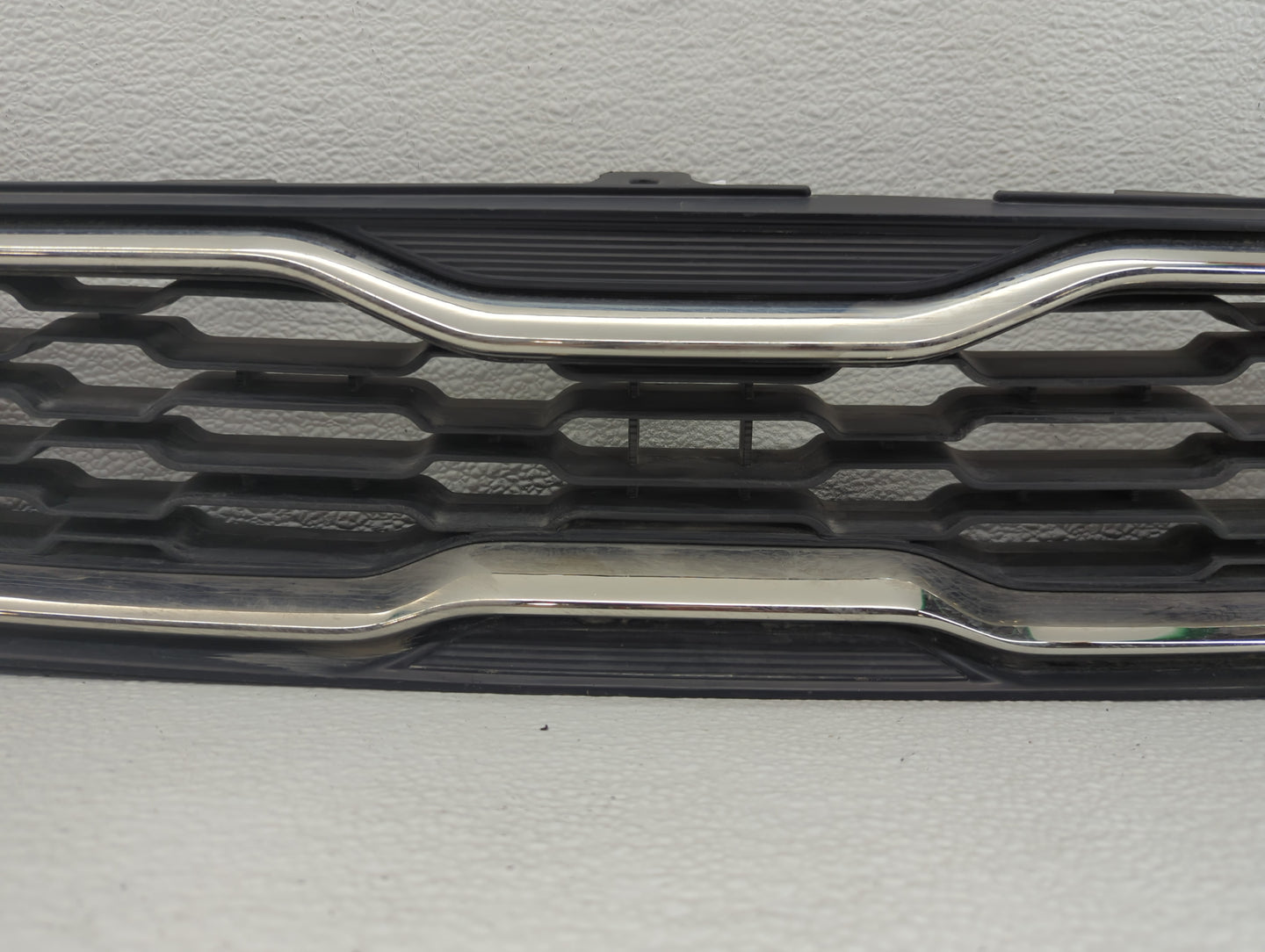 2013-2013 Kia Soul Front Grille Bumper Not Included - Oemusedautoparts1.com
