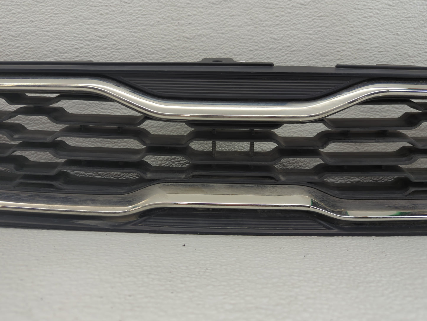 2013-2013 Kia Soul Front Grille Bumper Not Included - Oemusedautoparts1.com