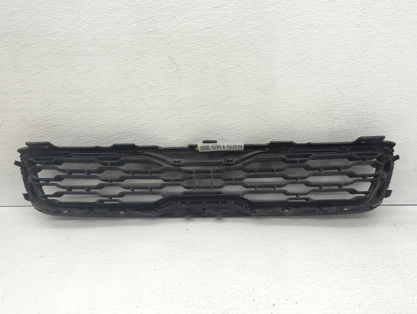 2013-2013 Kia Soul Front Grille Bumper Not Included - Oemusedautoparts1.com