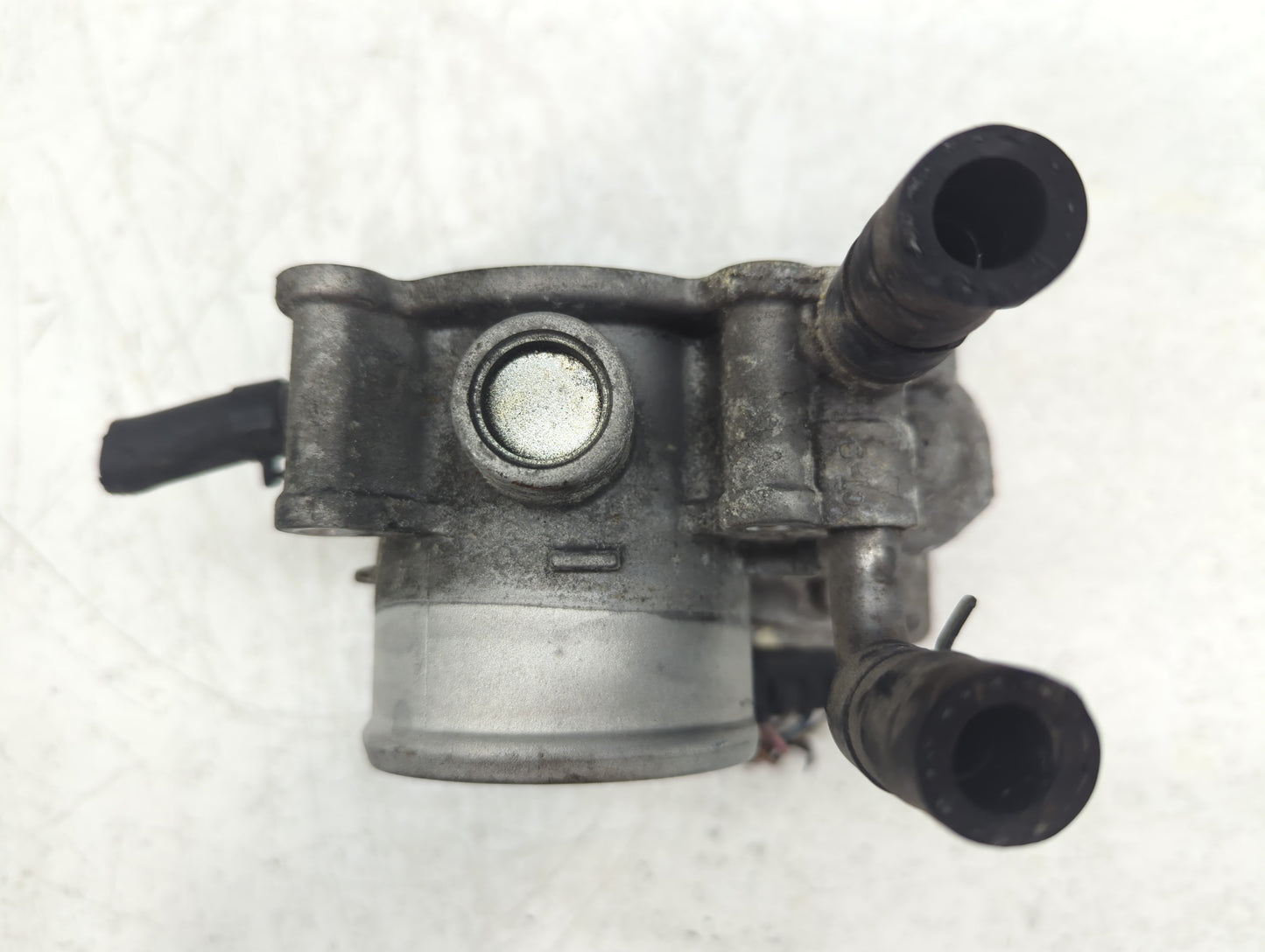 2012-2019 Kia Soul Throttle Body P/N:35100-2B300 Fits Fits 2012 2013 2014 2015 2016 2017 2018 2019 OEM Used Auto Parts - Oem