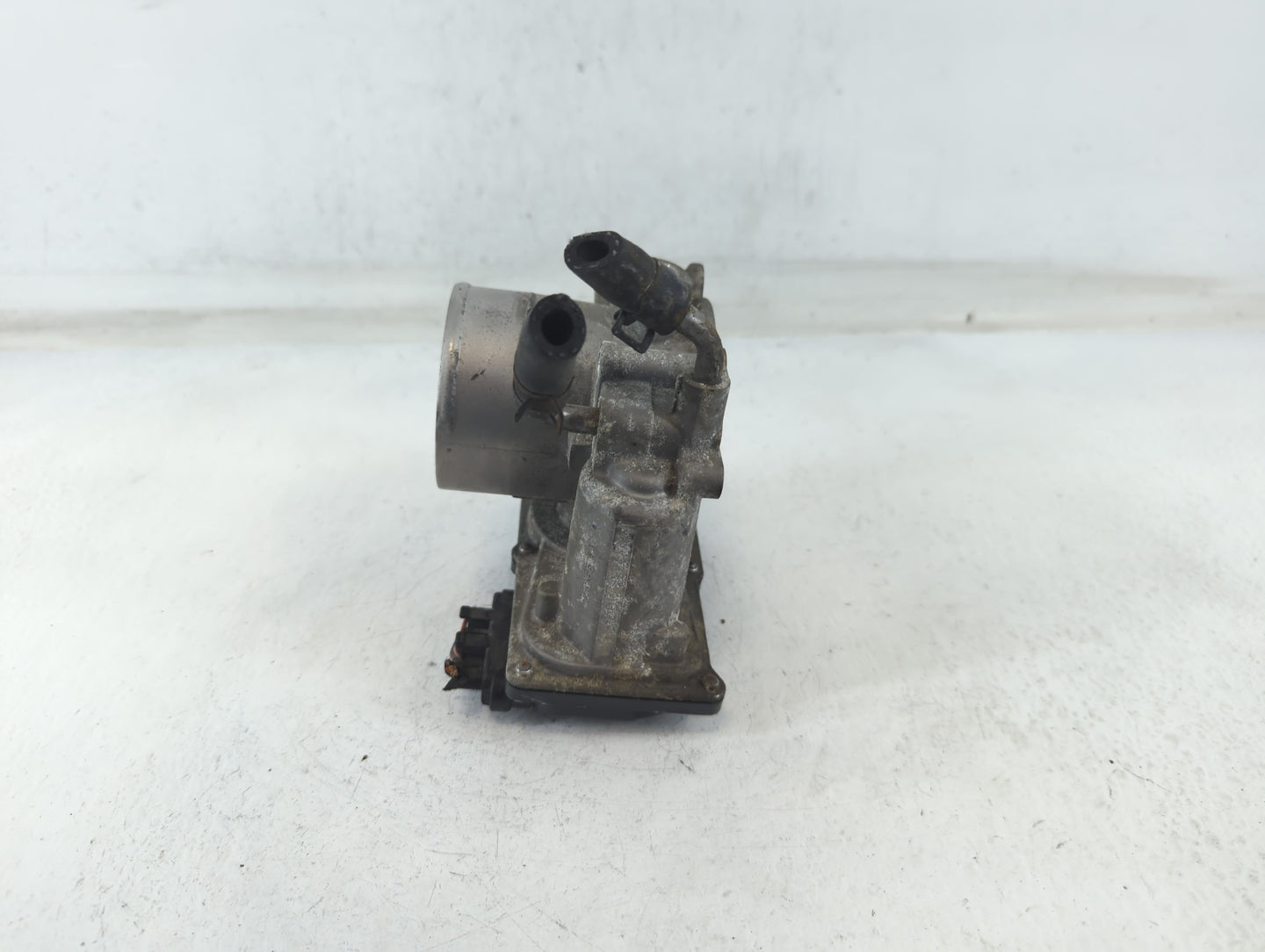 2012-2013 Kia Soul Throttle Body P/N:5531 10P30 35100-2E400 Fits Fits 2012 2013 2014 2015 2016 2018 2019 2020 2021 OEM Used 