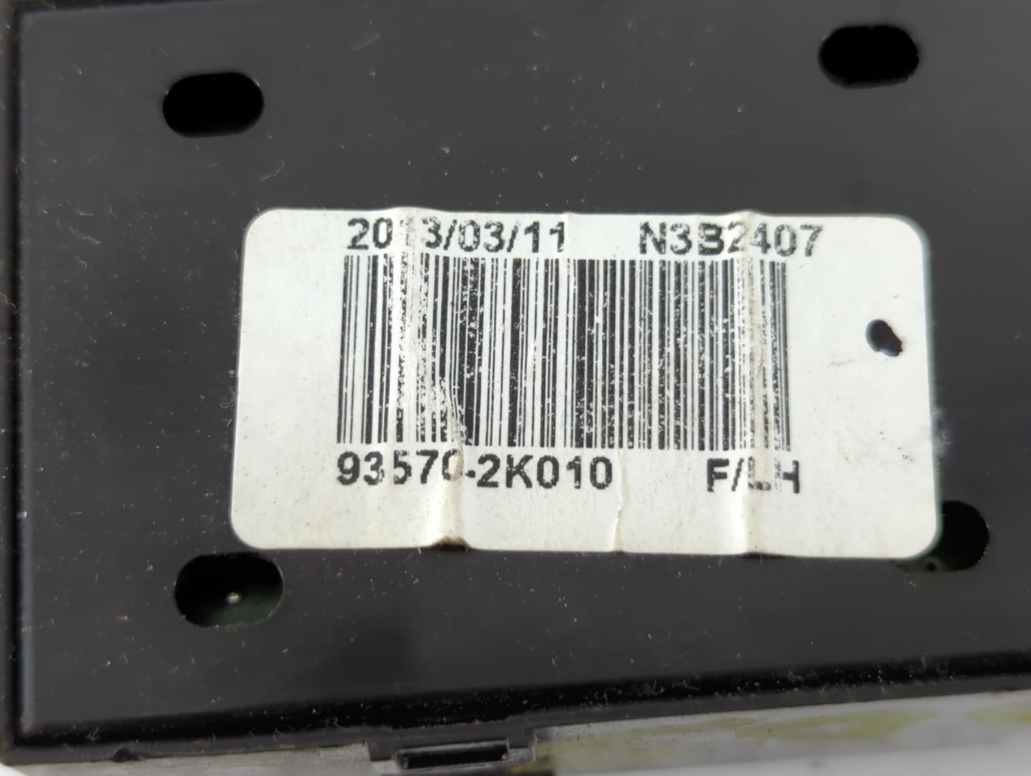 2010-2013 Kia Soul Master Power Window Switch Replacement Driver Side Left P/N:93570-2K010 Fits Fits 2010 2011 2012 2013 OEM