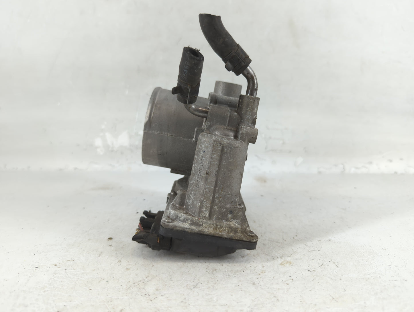 2012-2013 Kia Soul Throttle Body P/N:35100-2E400 Fits Fits 2012 2013 2014 2015 2016 2018 2019 2020 2021 OEM Used Auto Parts 