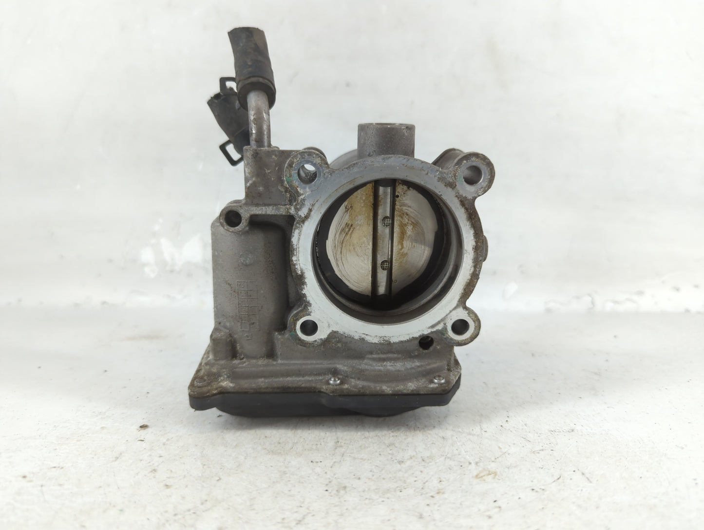 2012-2013 Kia Soul Throttle Body P/N:35100-2E400 Fits Fits 2012 2013 2014 2015 2016 2018 2019 2020 2021 OEM Used Auto Parts 