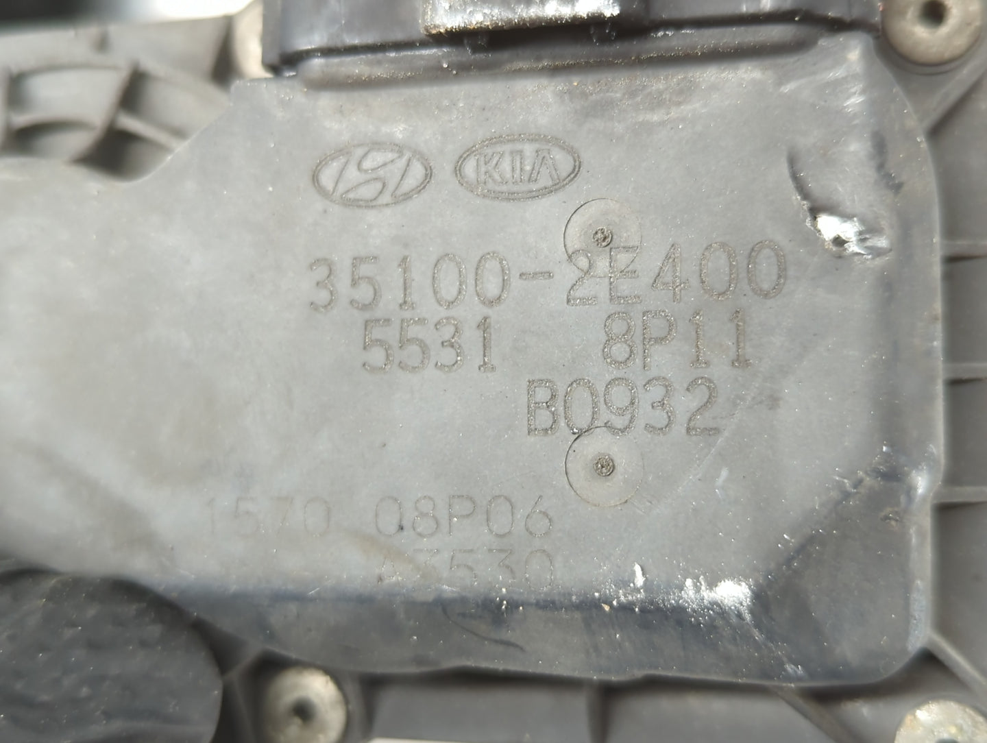 2012-2013 Kia Soul Throttle Body P/N:35100-2E400 Fits Fits 2012 2013 2014 2015 2016 2018 2019 2020 2021 OEM Used Auto Parts 