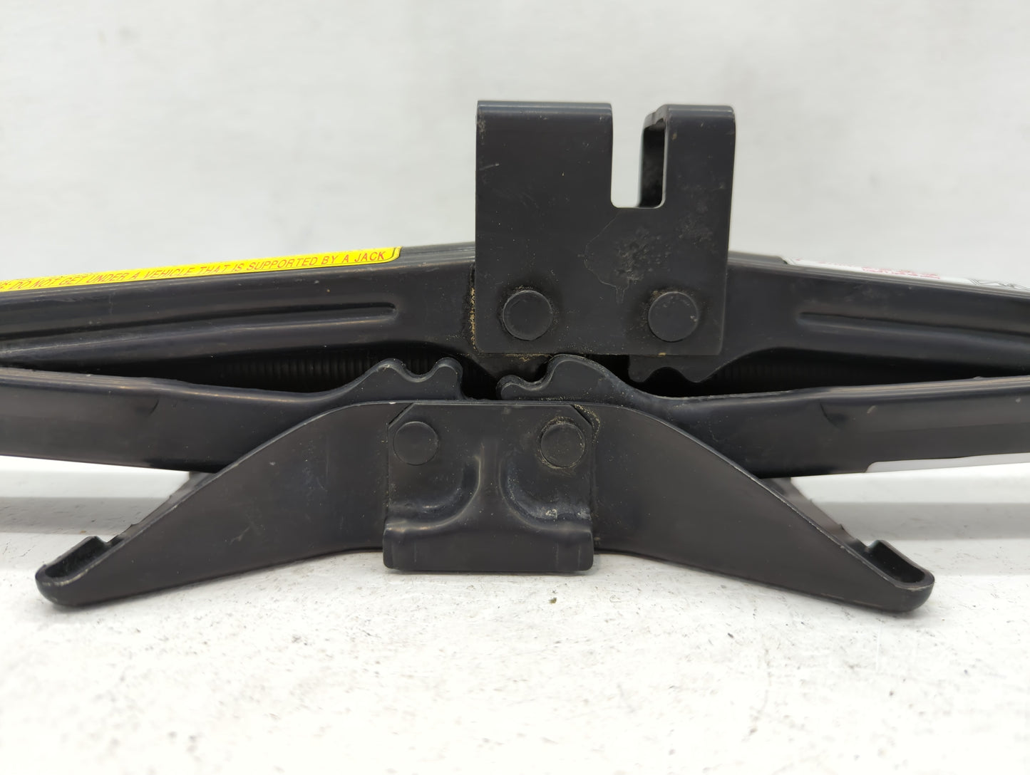 2013 Kia Sportage Spare Scissor Car Jack - Oemusedautoparts1.com