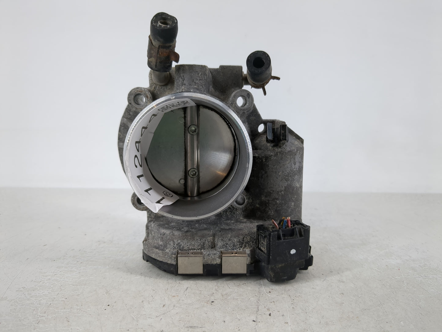 2011-2013 Kia Sportage Throttle Body P/N:35100-25400 Fits Fits 2006 2007 2008 2009 2010 2011 2012 2013 OEM Used Auto Parts -