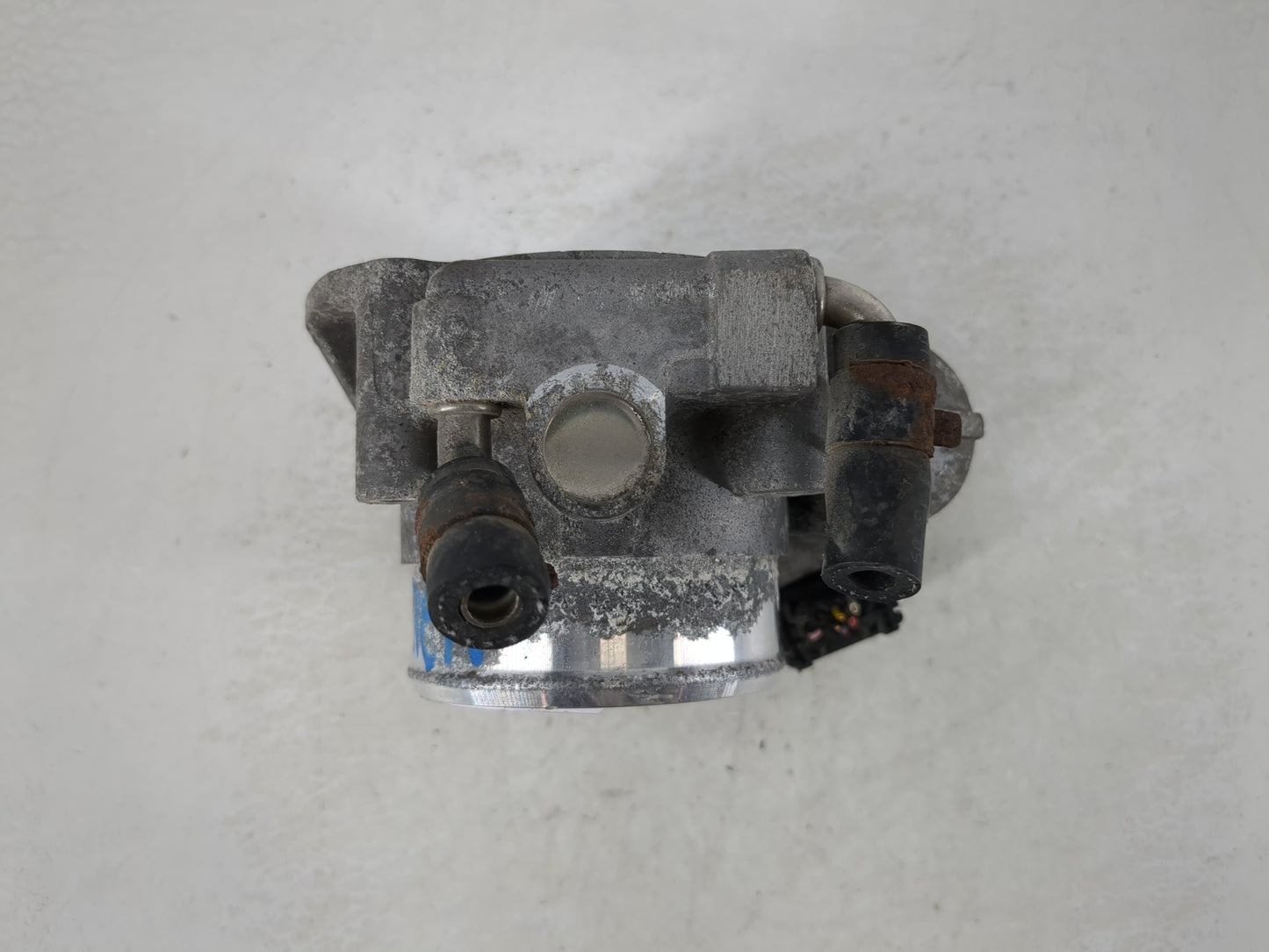 2011-2013 Kia Sportage Throttle Body P/N:35100-25400 Fits Fits 2006 2007 2008 2009 2010 2011 2012 2013 OEM Used Auto Parts -